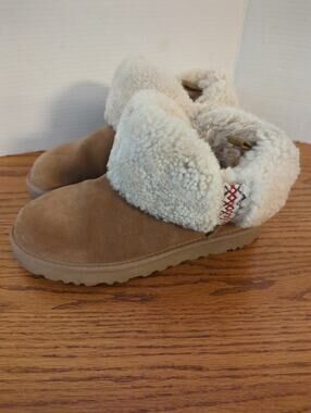 UGG Chestnut Suede Classic Slipper Booties Cozy Cabin Aesthetic Women's Size 8